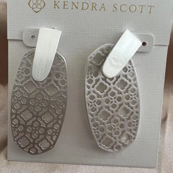 Kendra Scott Stud Earrings - Picture 4 of 6